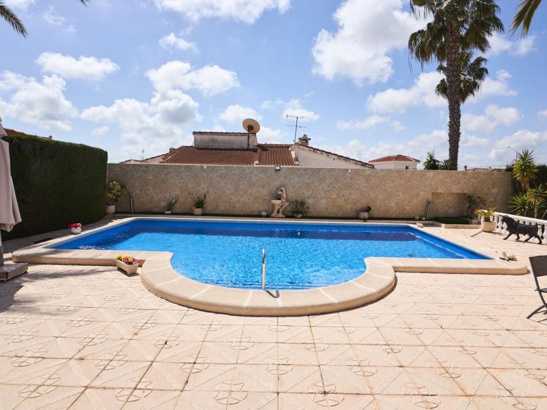 Venta de villa en Rojales