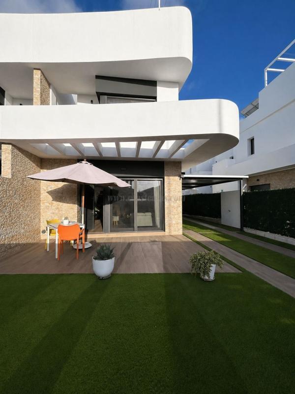 Venta de  en Los Montesinos