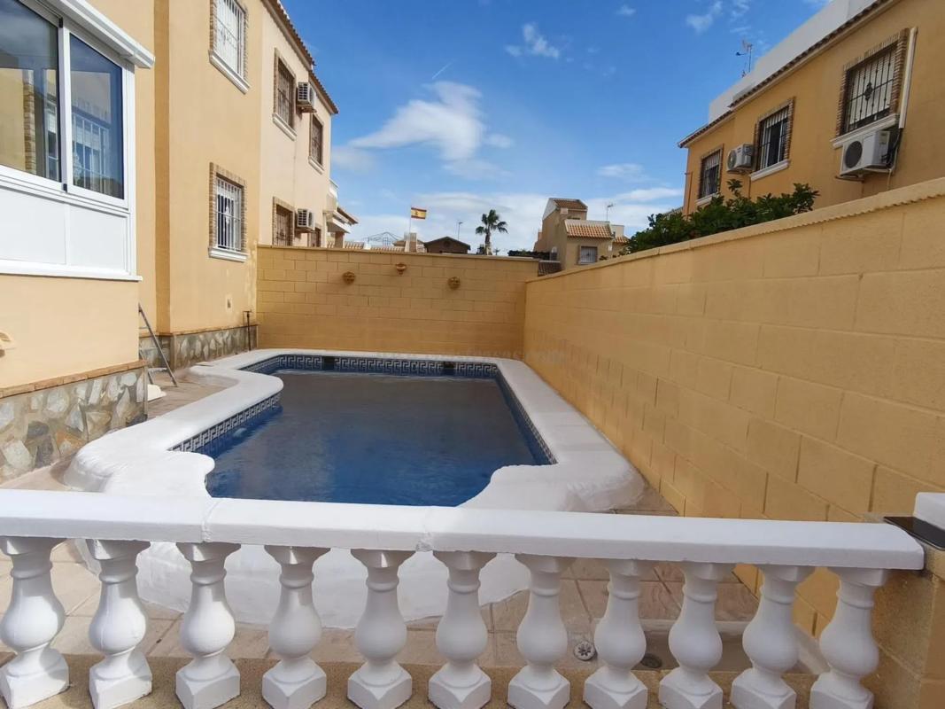 Venta de villa en Rojales
