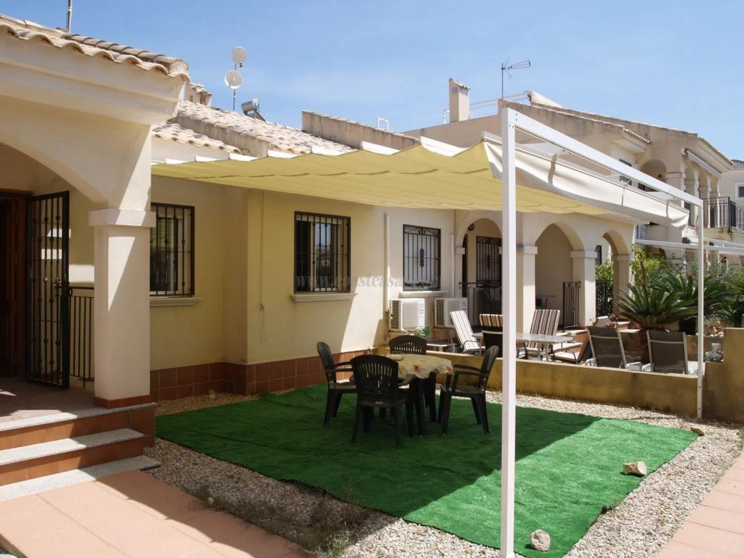 Venta de villa en Guardamar del Segura