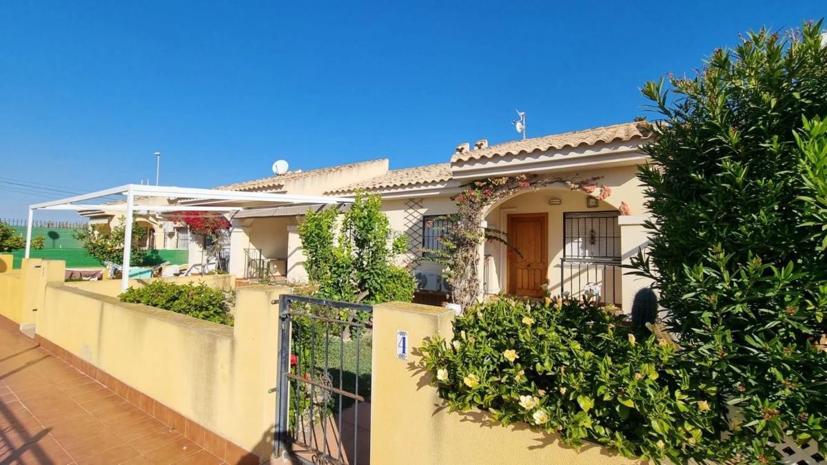 Venta de villa en Guardamar del Segura