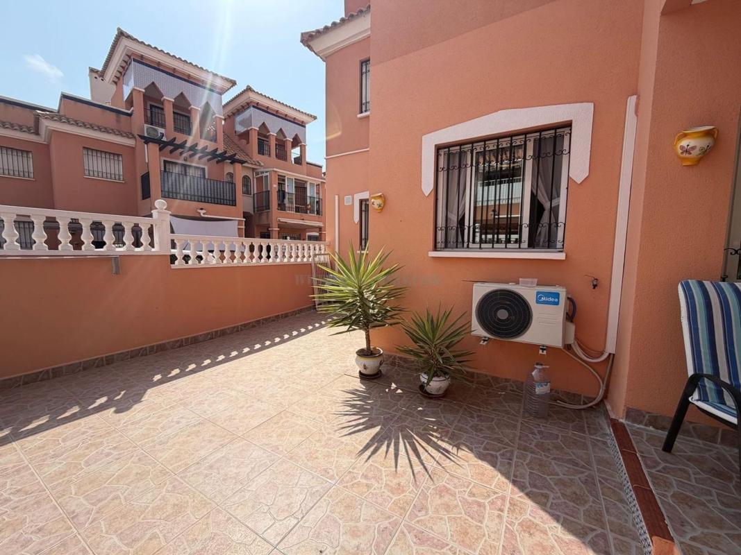 Venta de villa en Orihuela