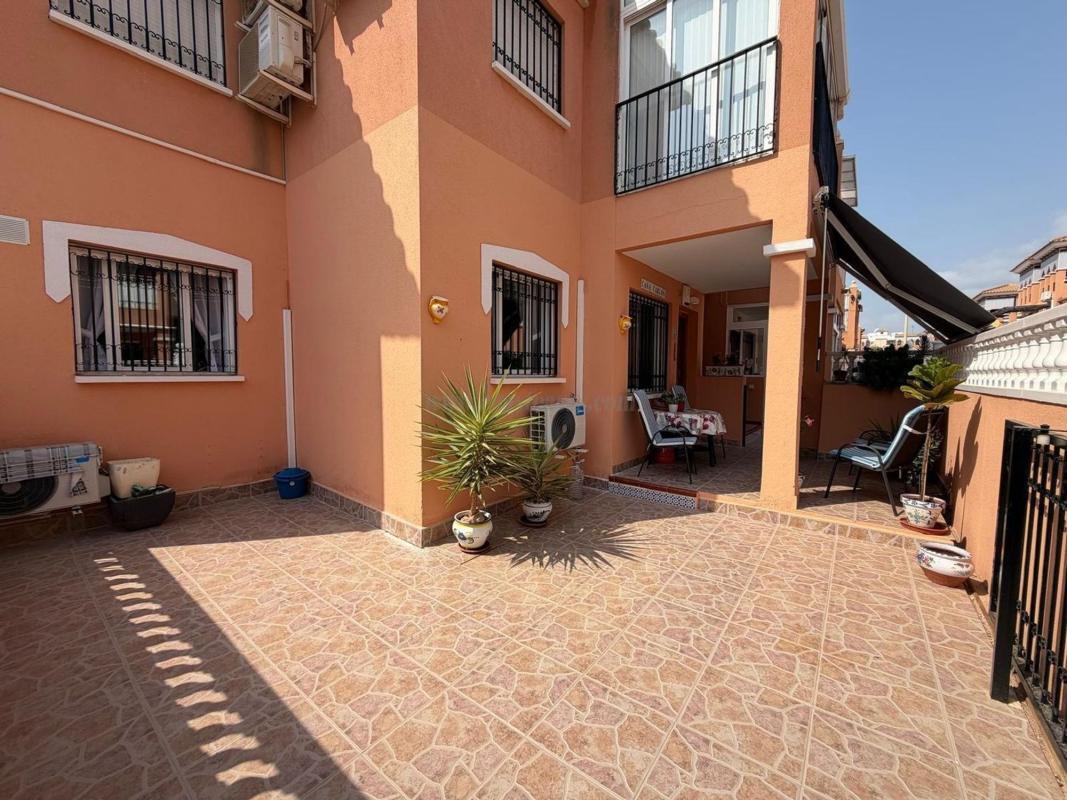 Venta de villa en Orihuela