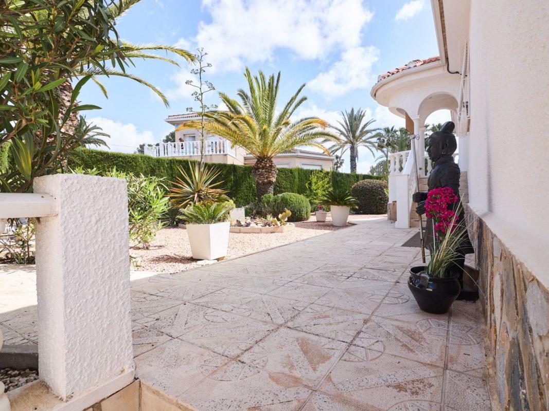 Venta de villa en Rojales