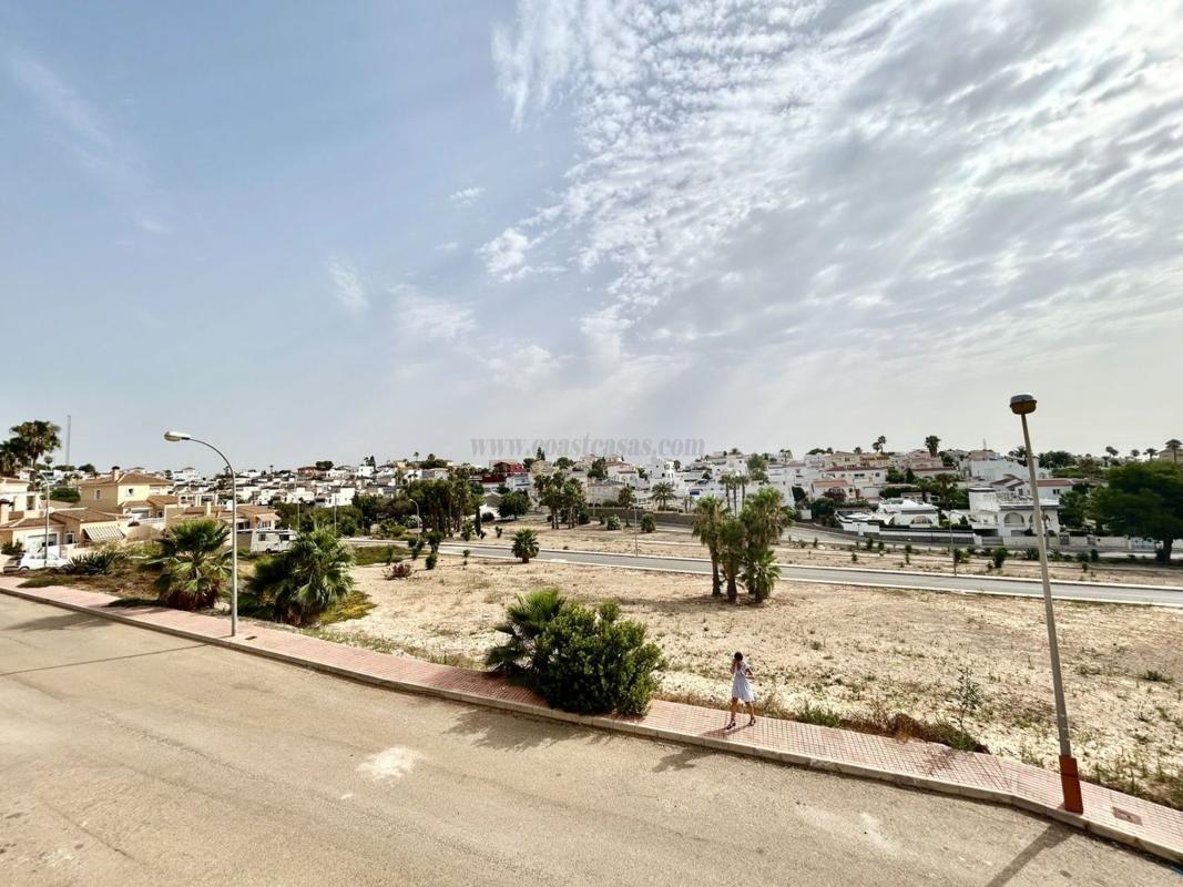 Venta de villa en Orihuela