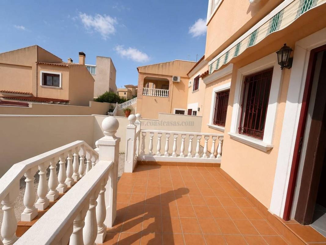 Venta de villa en Orihuela