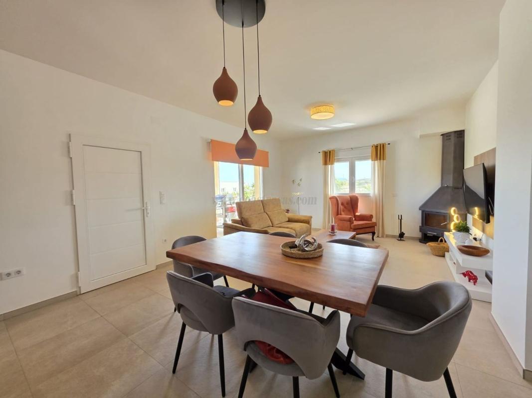Venta de villa en Pinoso