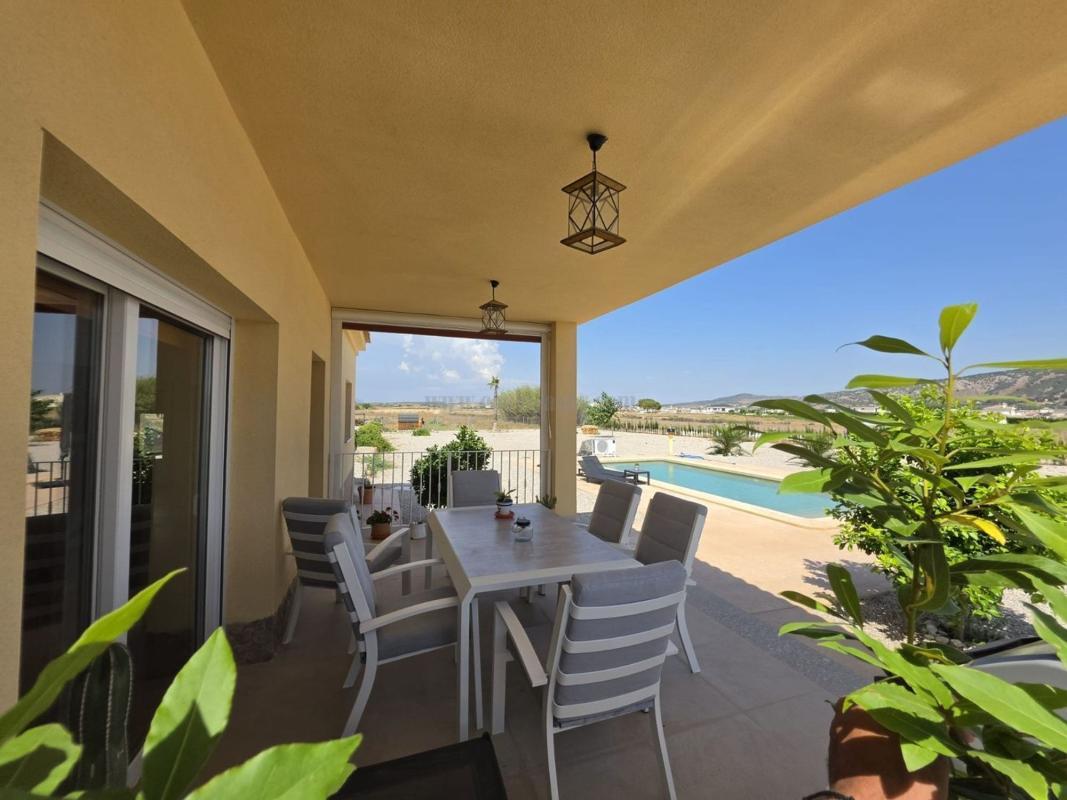 Venta de villa en Pinoso