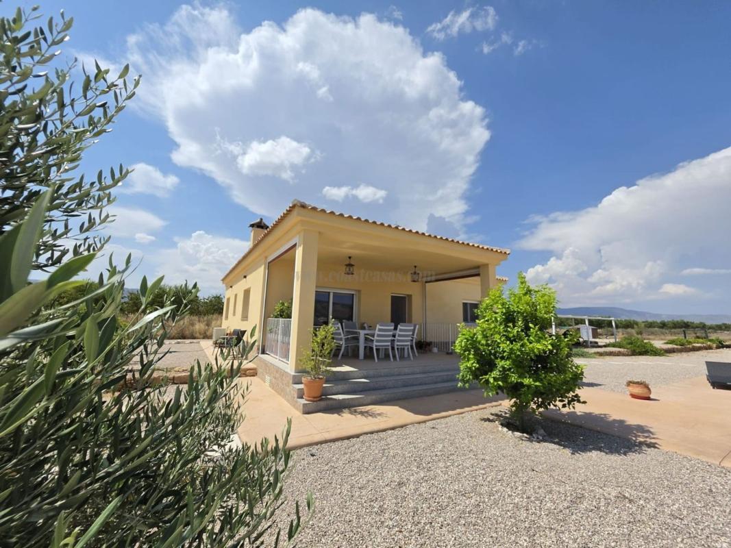 Venta de villa en Pinoso
