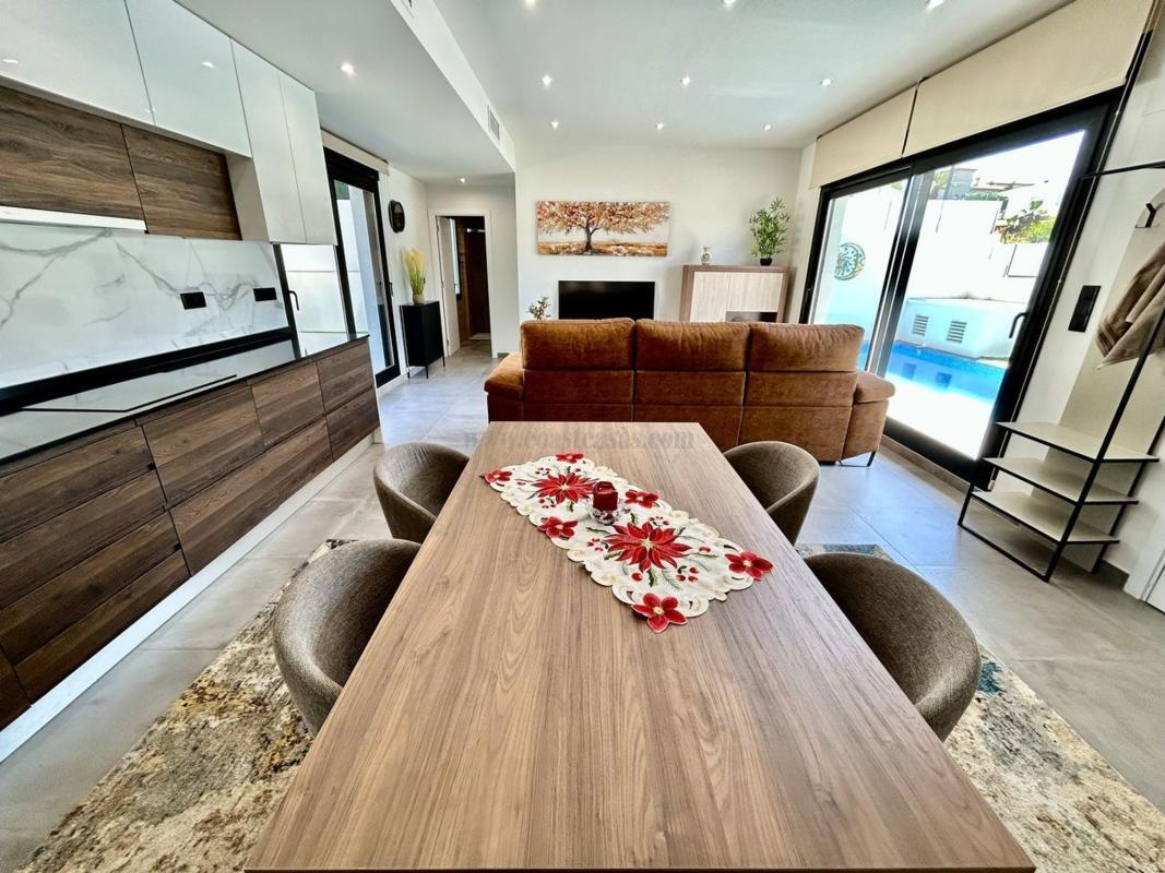 Venta de villa en Orihuela