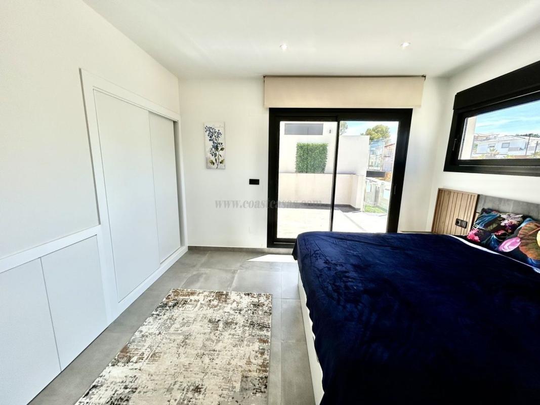 Venta de villa en Orihuela