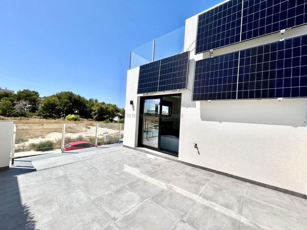 Venta de villa en Orihuela