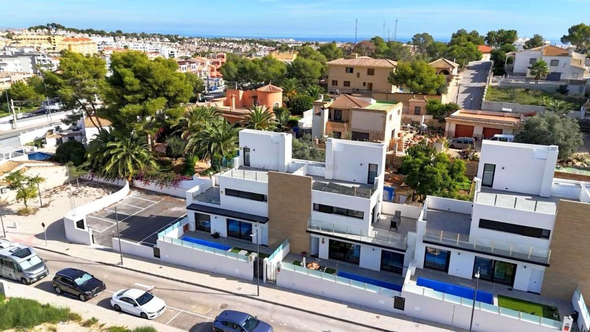Venta de villa en Orihuela