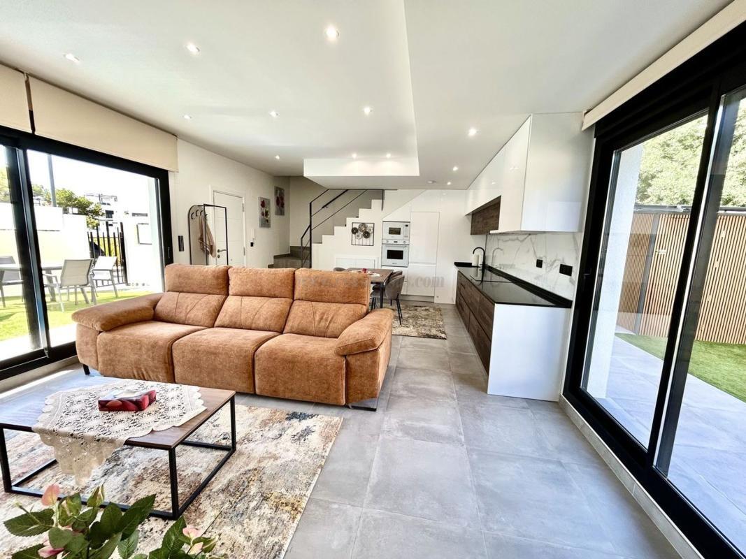 Venta de villa en Orihuela