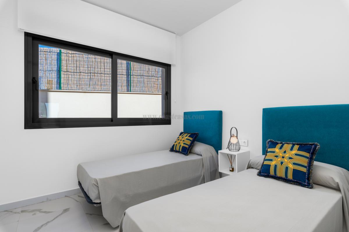 Venta de bungalow en San Miguel de Salinas