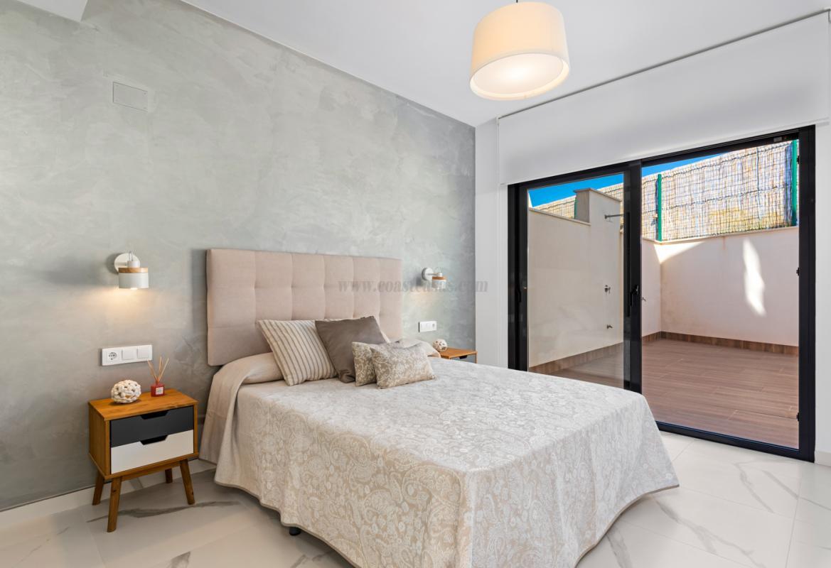 Venta de bungalow en San Miguel de Salinas
