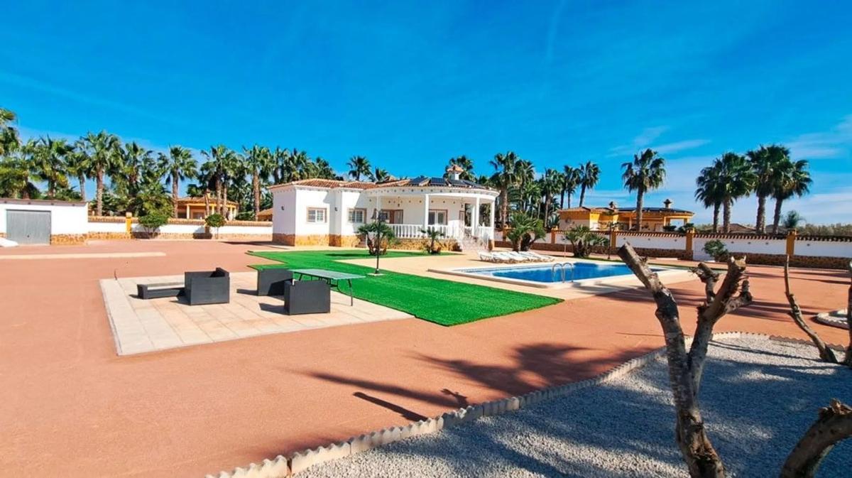 Venta de villa en Catral