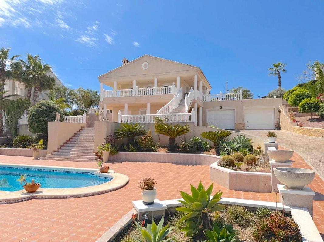 Venta de villa en Algorfa