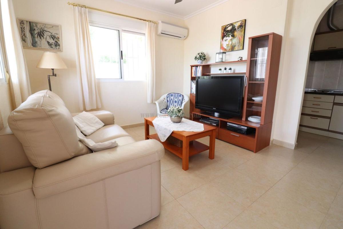 Venta de villa en Algorfa