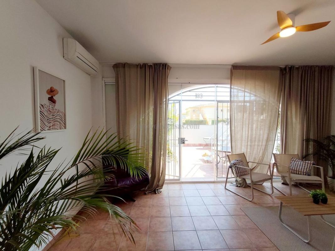 Venta de villa en Orihuela