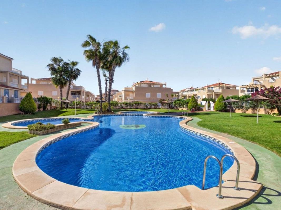 Venta de villa en Orihuela