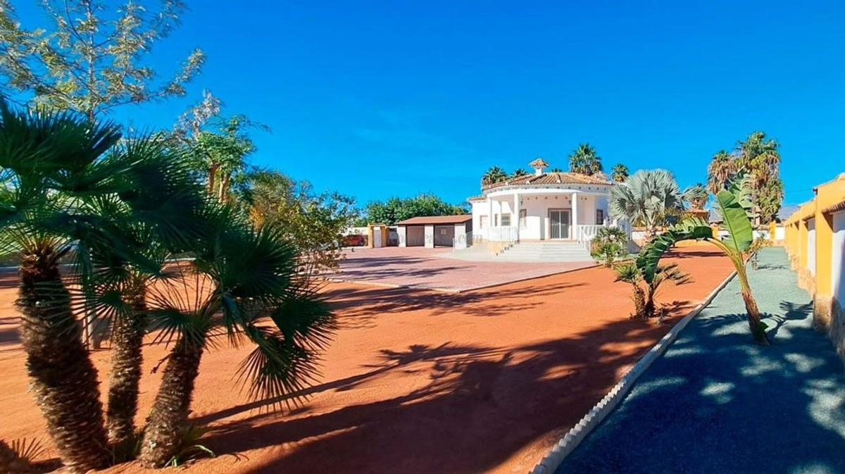 Venta de villa en Catral
