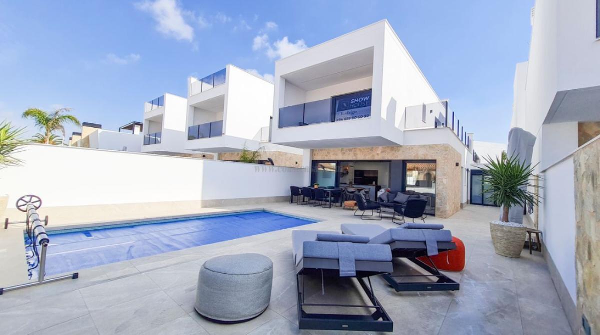 Venta de villa en San Pedro del Pinatar
