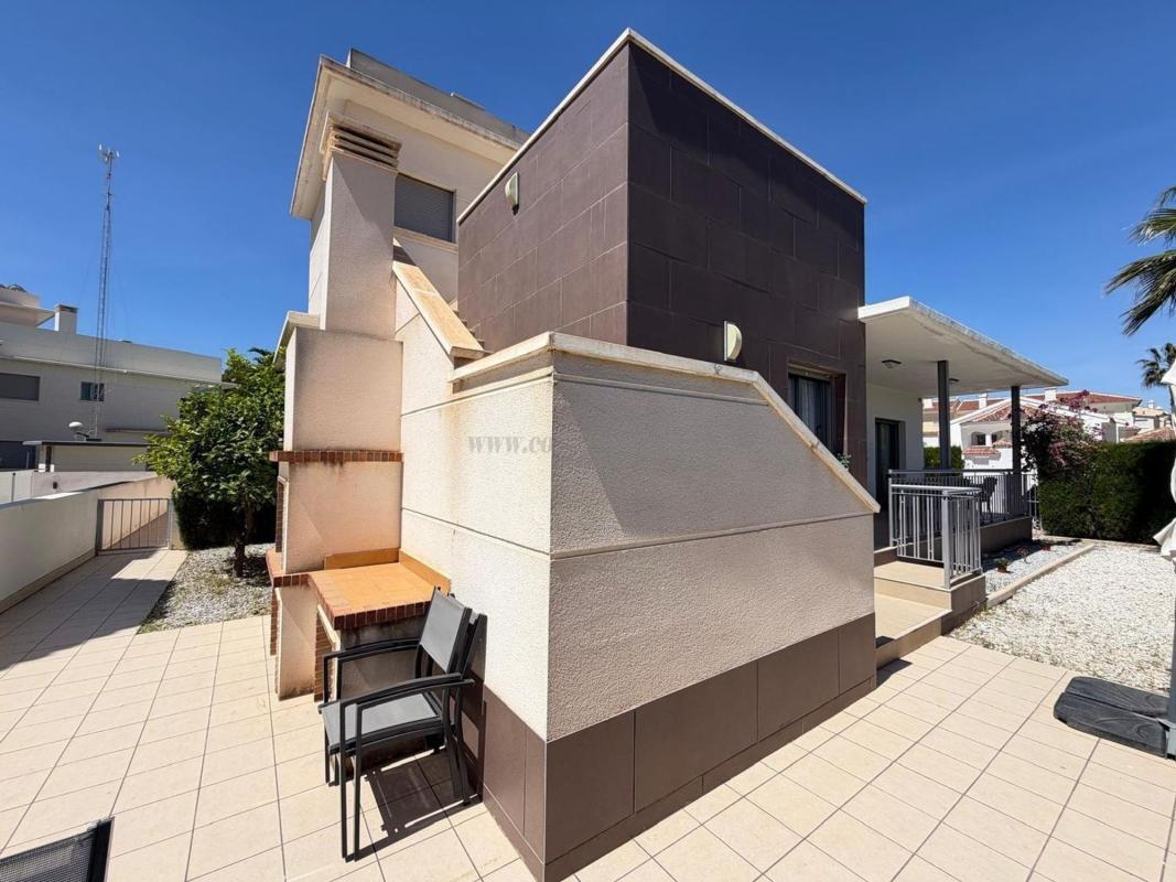 Venta de villa en Rojales