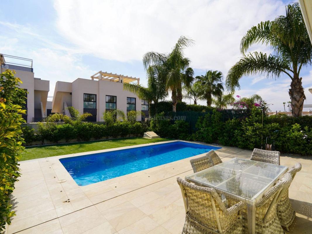 Venta de villa en Rojales