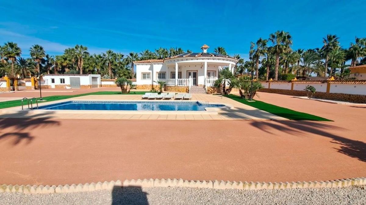 Venta de villa en Catral
