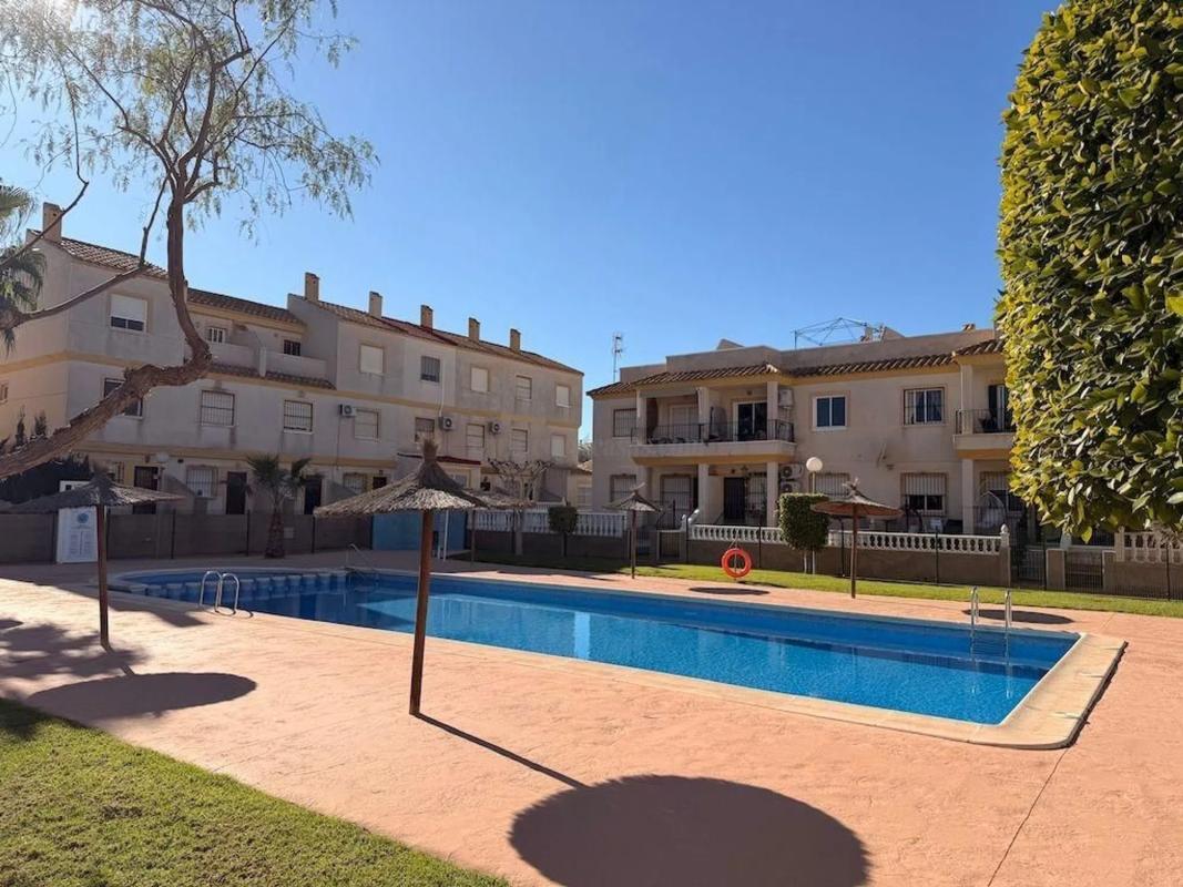 Venta de villa en Orihuela