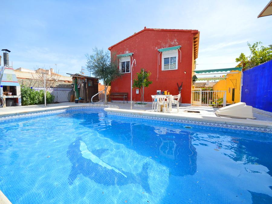 Verkoop van kleine villa in Orihuela Costa