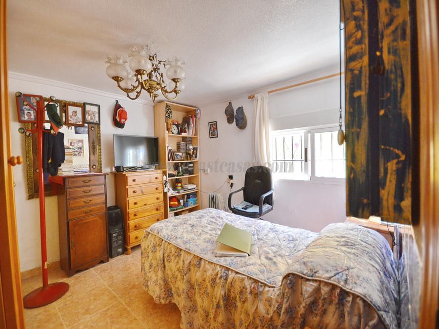 Verkoop van kleine villa in Orihuela Costa