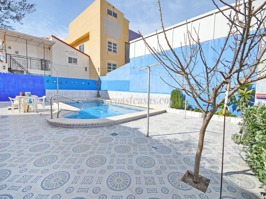 Verkoop van kleine villa in Orihuela Costa