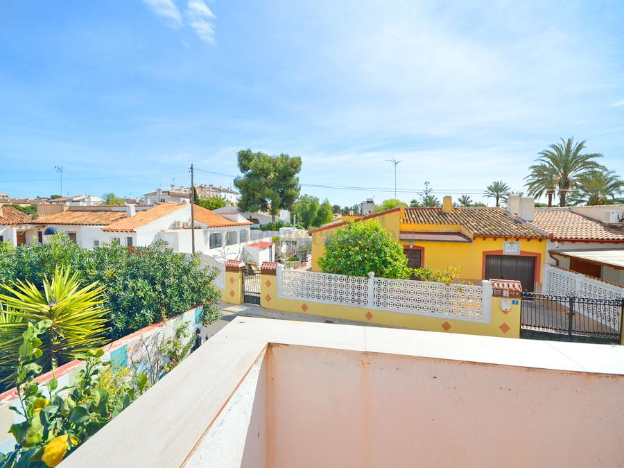 Verkoop van kleine villa in Orihuela Costa
