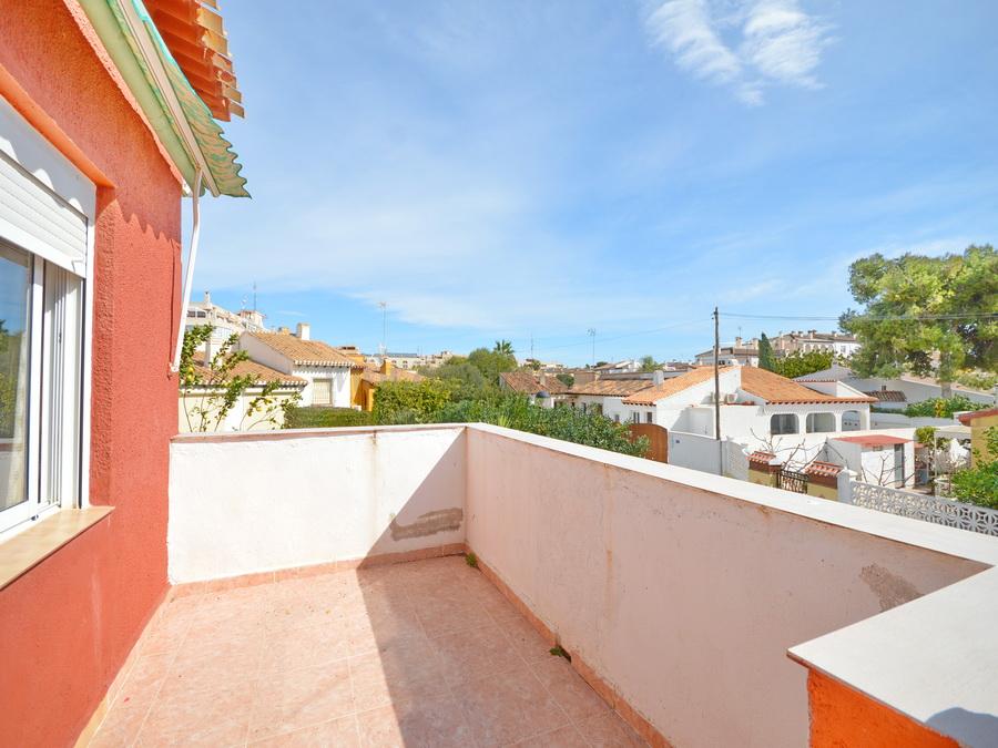 Verkoop van kleine villa in Orihuela Costa