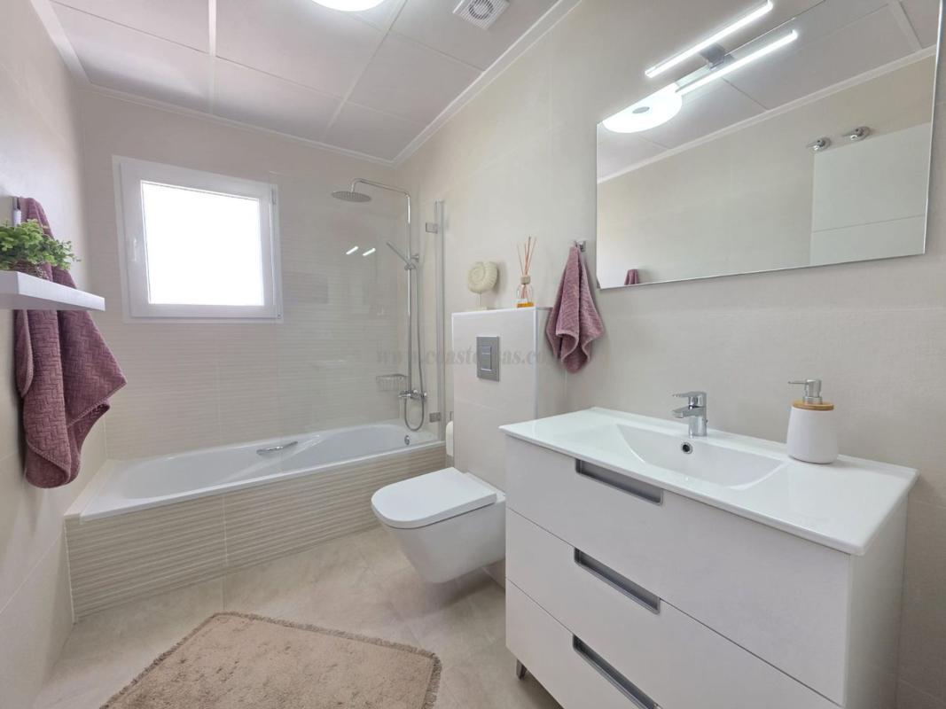 Venta de villa en Pinoso
