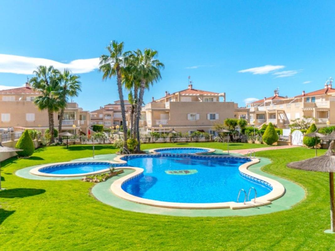 Venta de villa en Orihuela