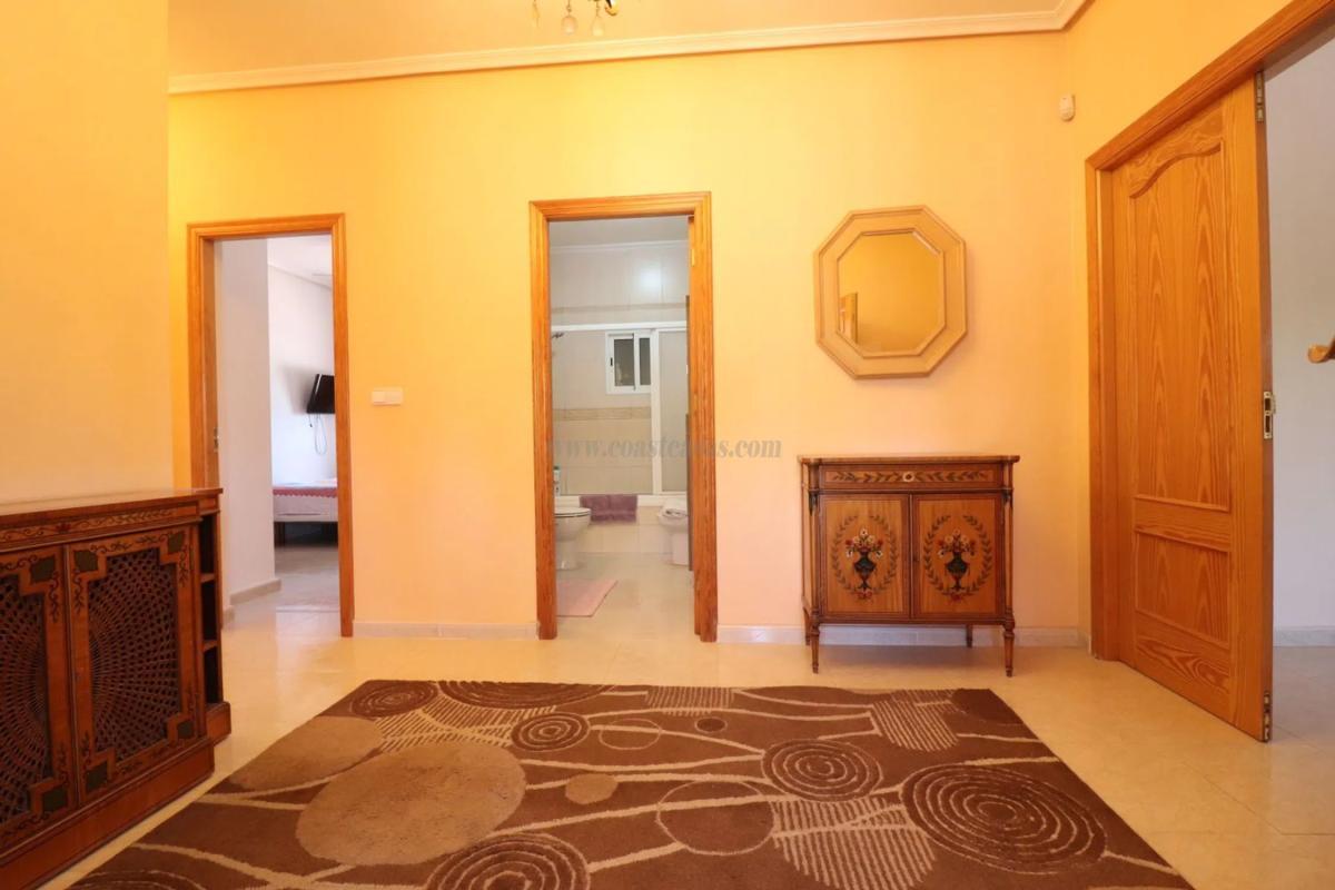 Venta de villa en Catral