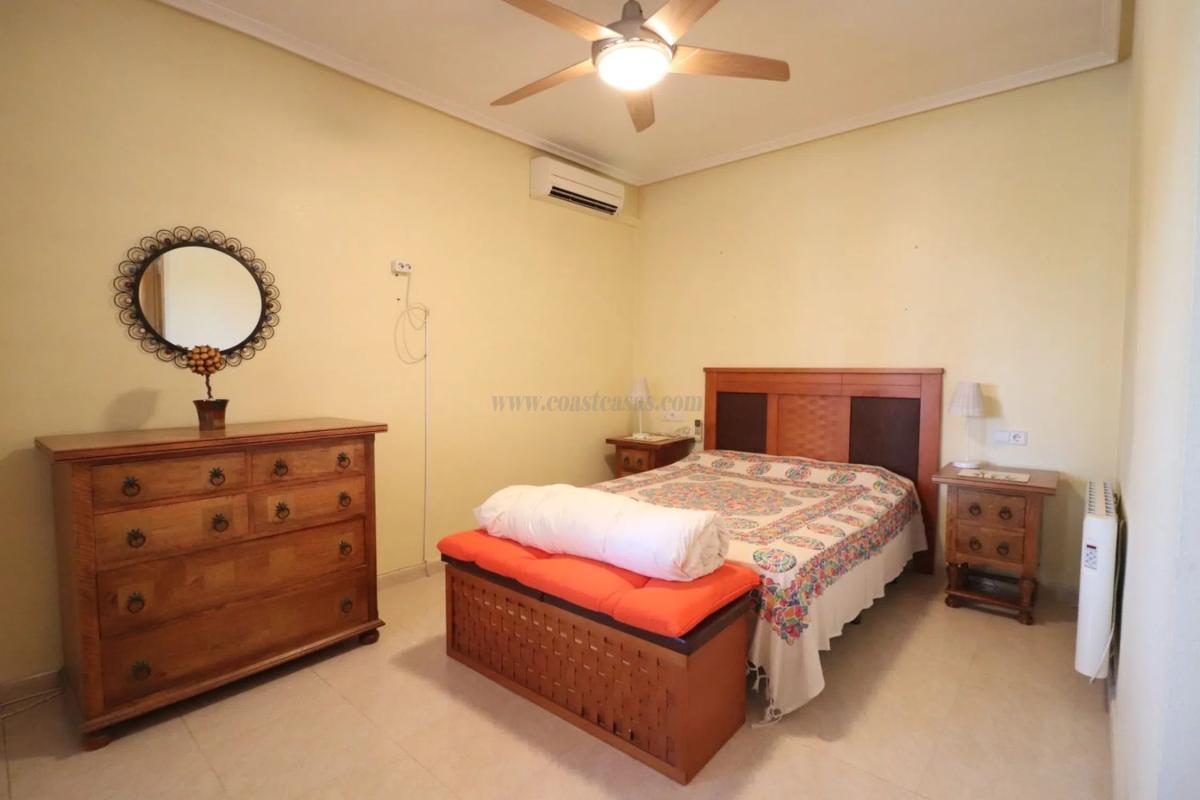Venta de villa en Catral