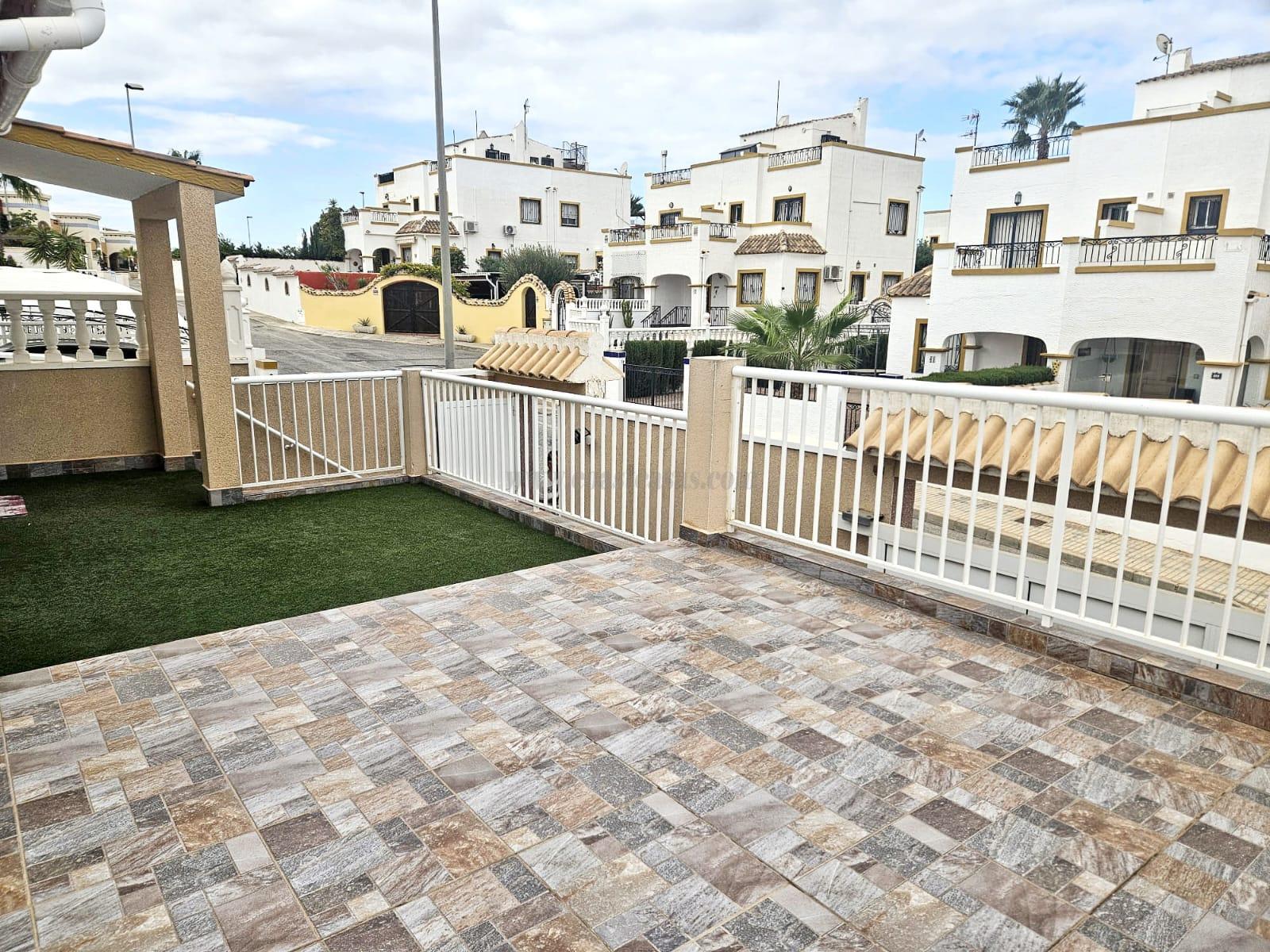 Venta de chalet en Orihuela Costa