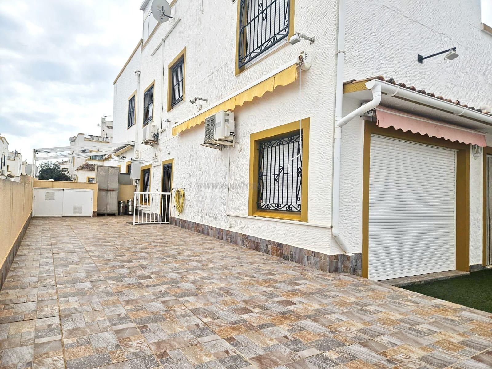 Venta de chalet en Orihuela Costa
