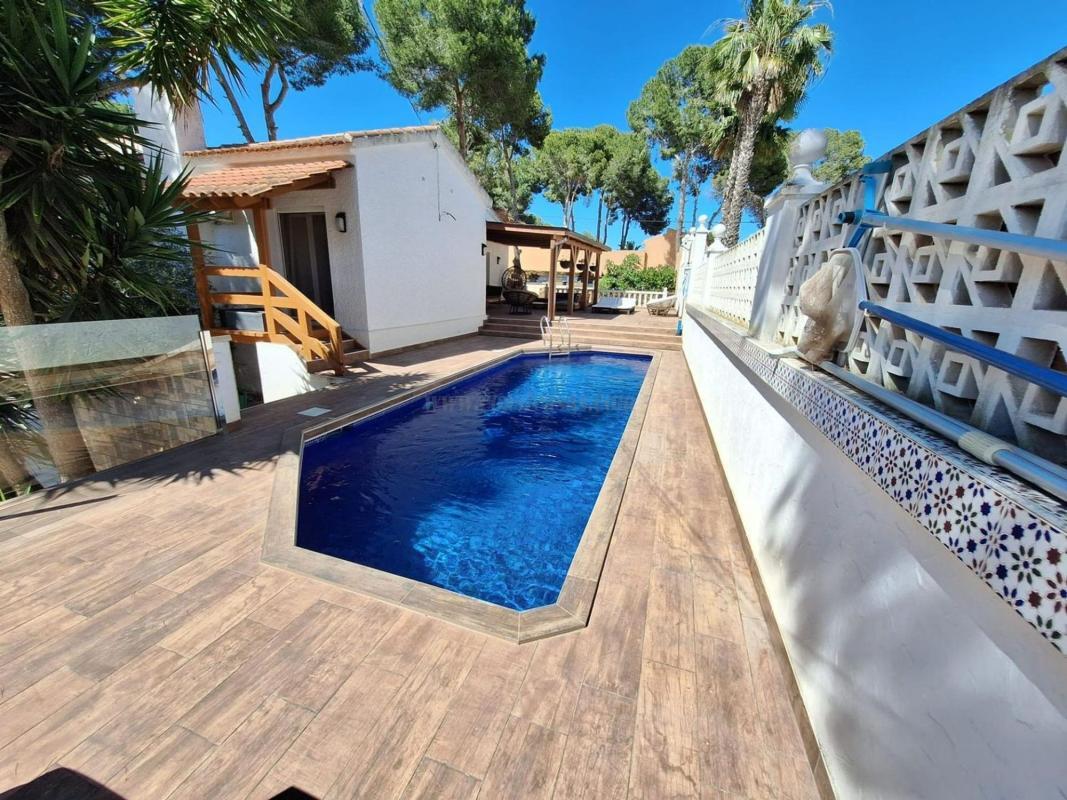 Venta de villa en Pilar de la Horadada
