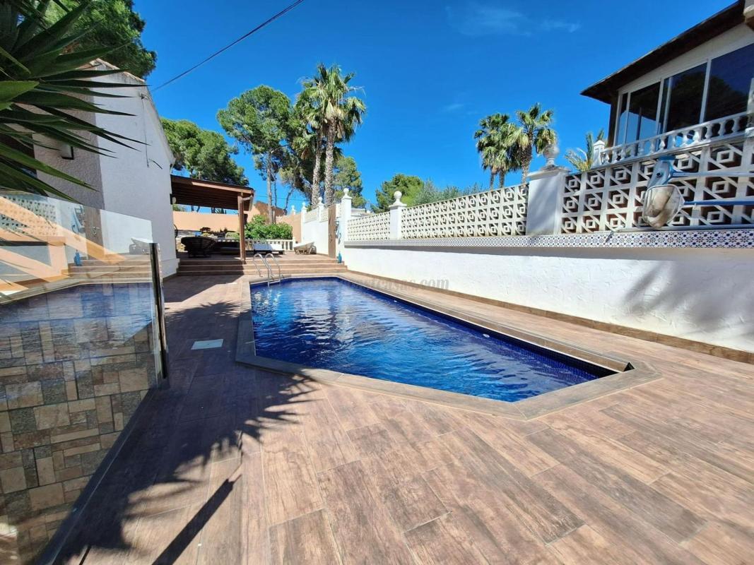 Venta de villa en Pilar de la Horadada