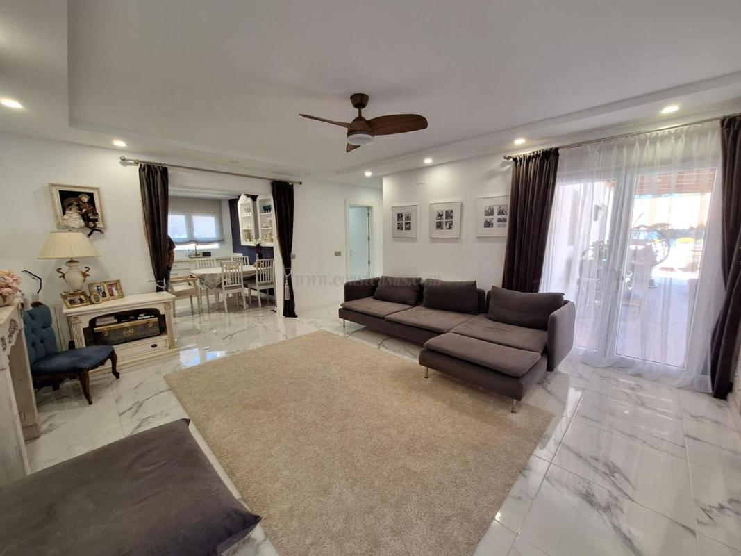 Venta de villa en Pilar de la Horadada