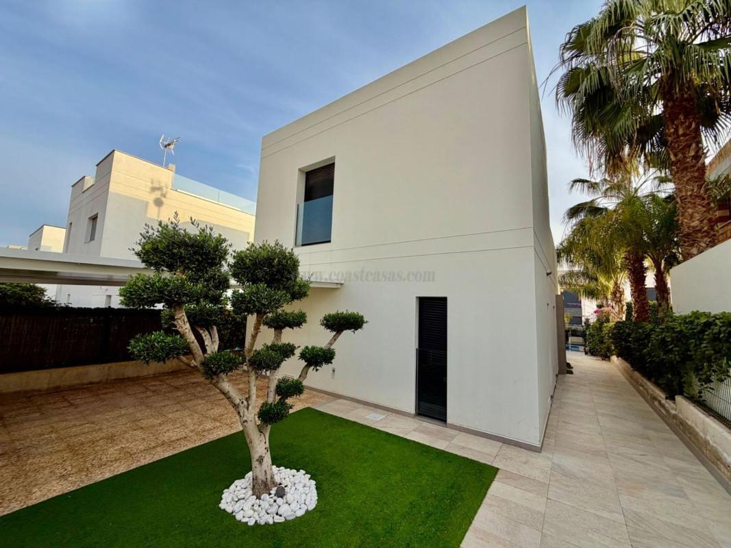 Venta de villa en Rojales