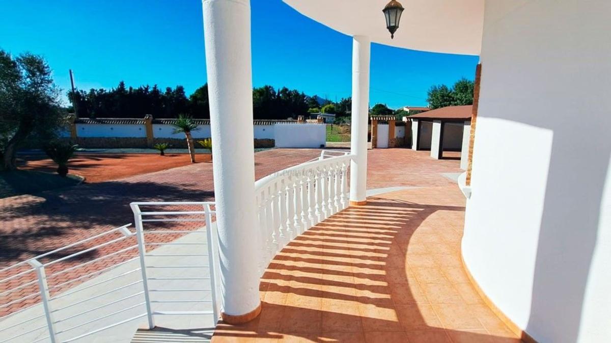 Venta de villa en Catral