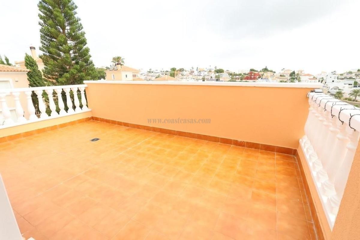 Venta de villa en San Miguel de Salinas