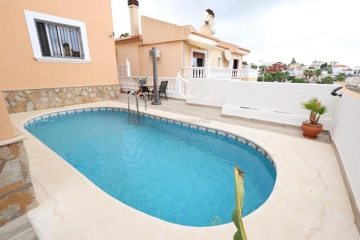 Venta de villa en San Miguel de Salinas