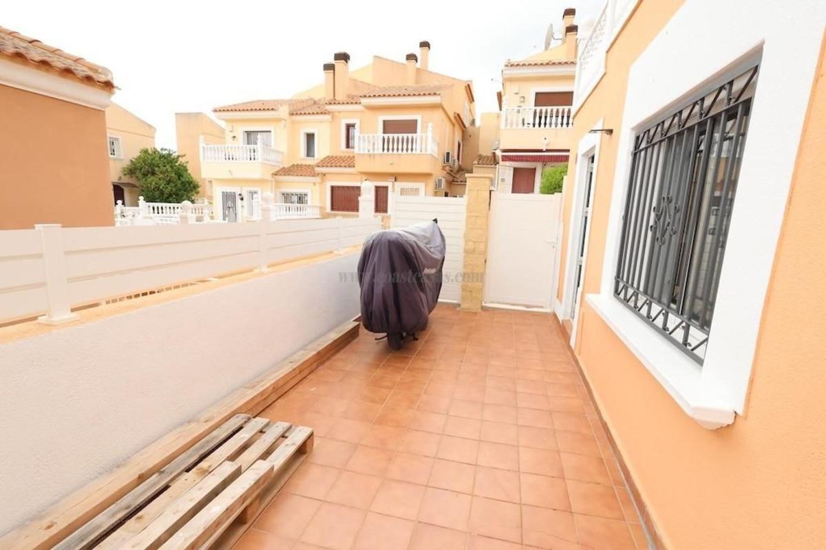 Venta de villa en San Miguel de Salinas